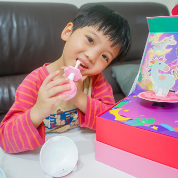 小湯圓小珍珠的生活日常：超療癒超可愛，深受孩子喜愛的甜甜圈牙刷！
