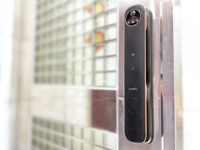 蘋果仁推薦：3D 人臉辨識大器又安靜的 Arpha M1 智慧電子鎖
