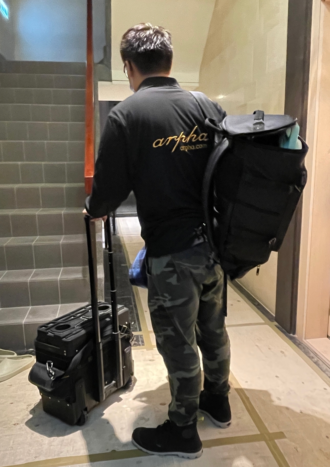 arpha電子鎖安裝師傅帥氣現身