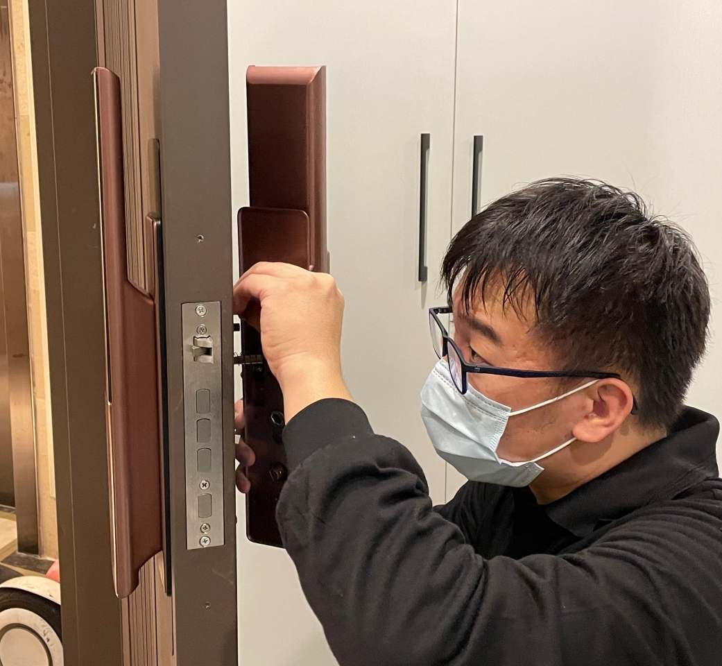 arpha電子鎖安裝置入前後面板